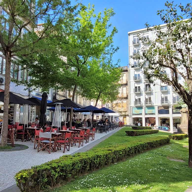 Guilherme Gomes Fernandes Square