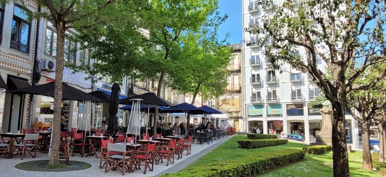 Guilherme Gomes Fernandes Square