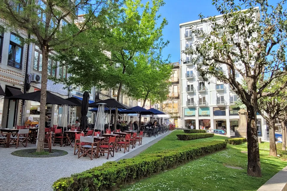 Guilherme Gomes Fernandes Square