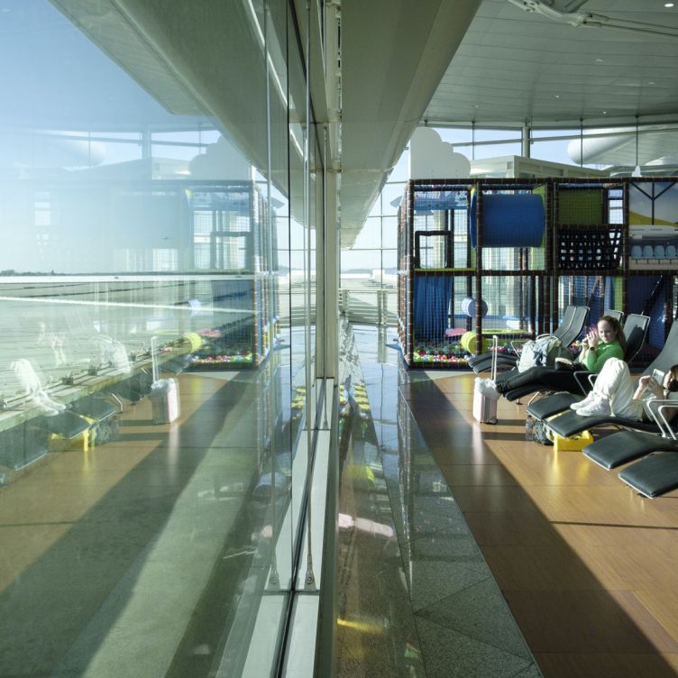 Aéroport Francisco Sá Carneiro - Voyagez dans les meilleurs conditions à Porto