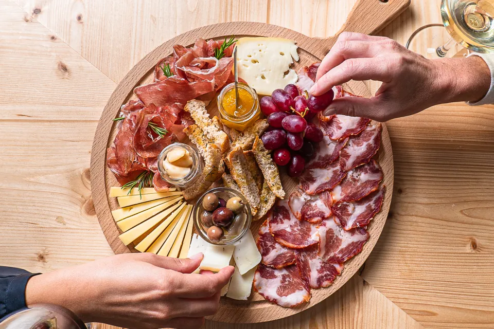 Les meilleurs fromages et charcuteries de Port ...