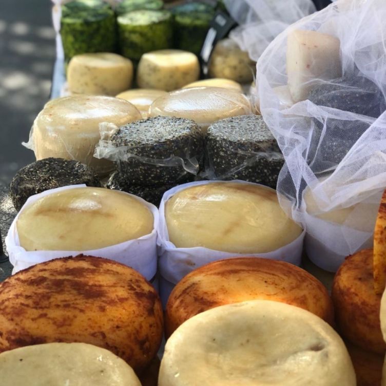 Que Queijo - Vente de fromages artisanaux à découvrir sur tous les marchés !