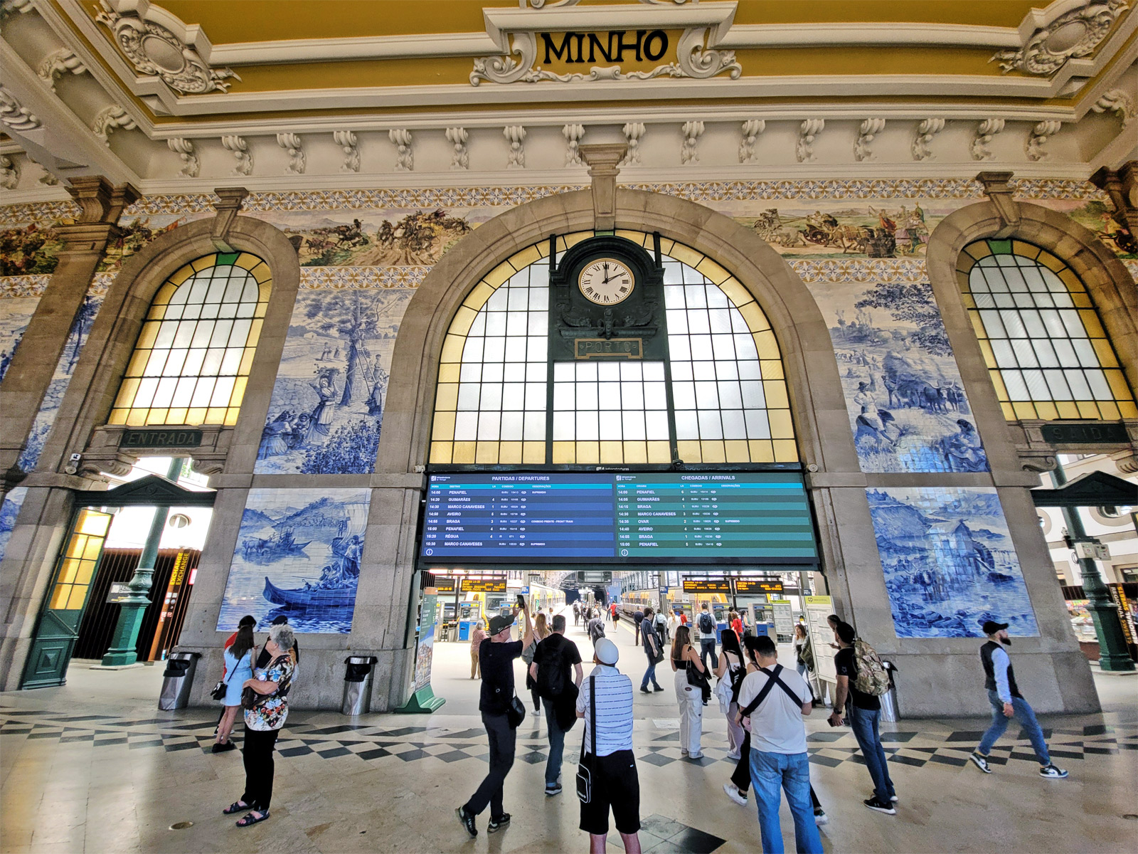 São Bento train station