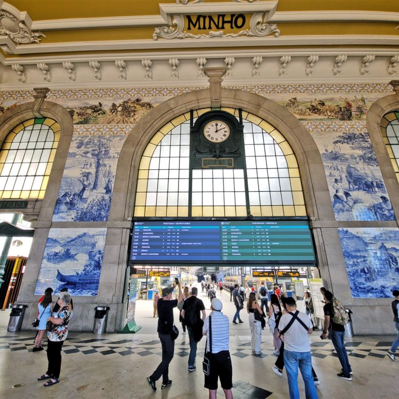São Bento train station