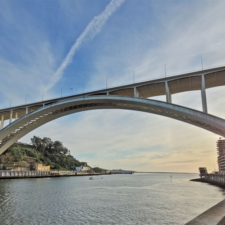 Arrábida Bridge