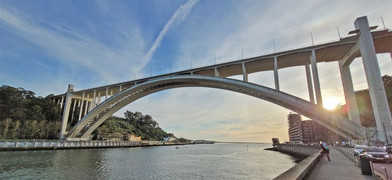 Arrábida Bridge
