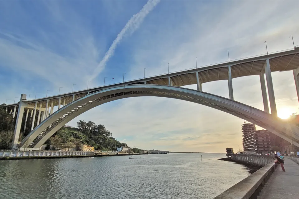 Arrábida Bridge
